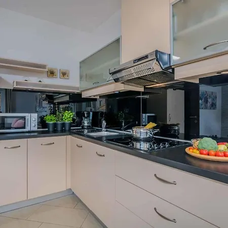 Apartment In Insel Krk 13004 Malinska