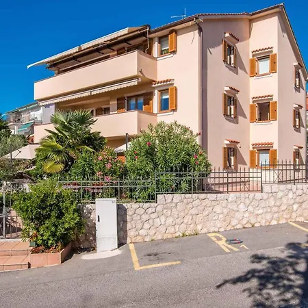 Apartment In Insel Krk 13004 *